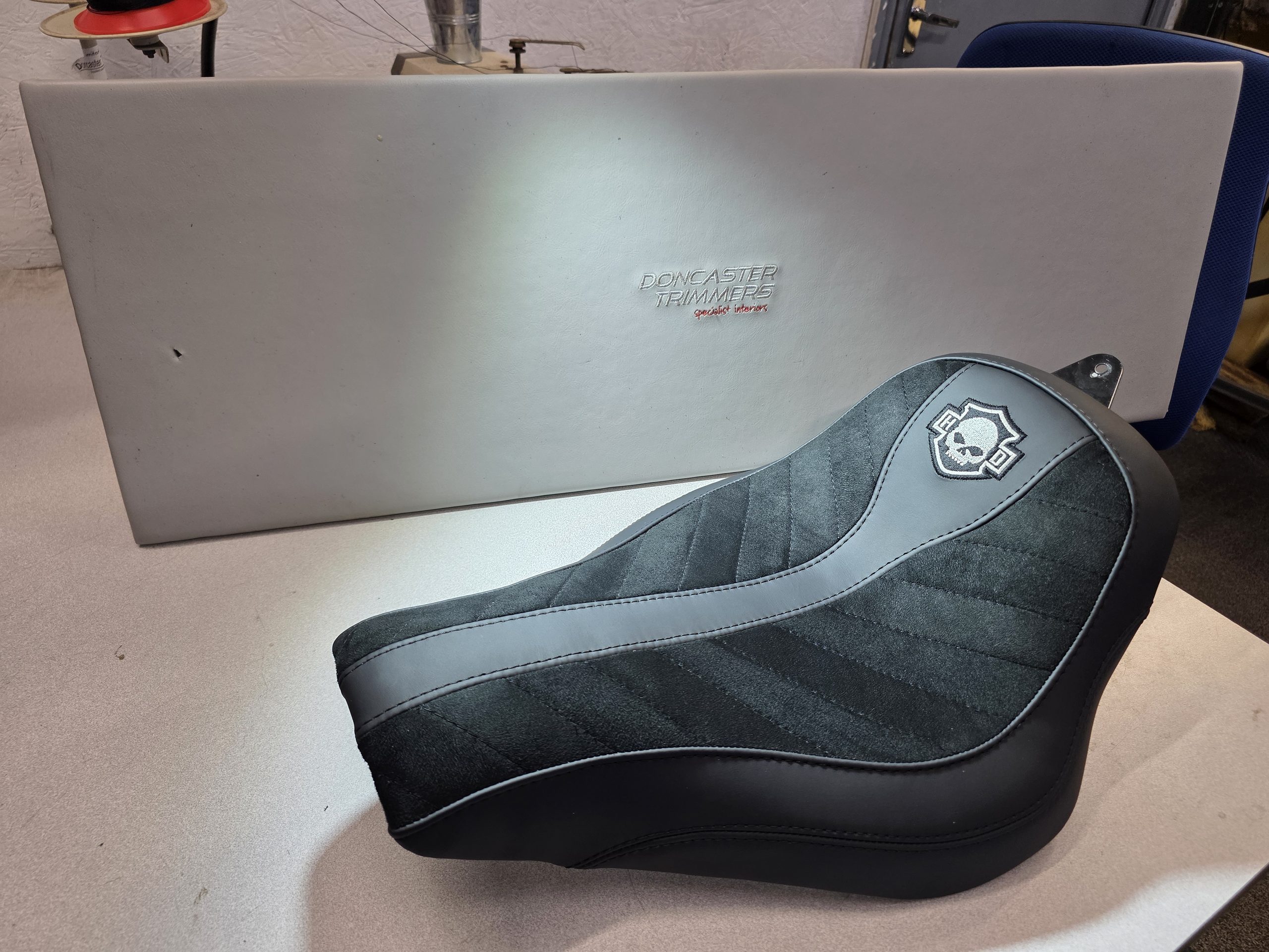 HARLEY DAVIDSON SEAT WITH EMBROIDERY